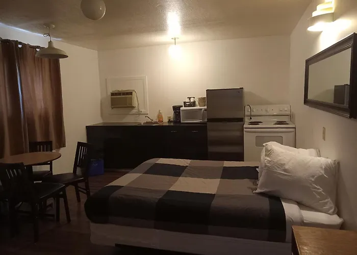 Cardston Inn